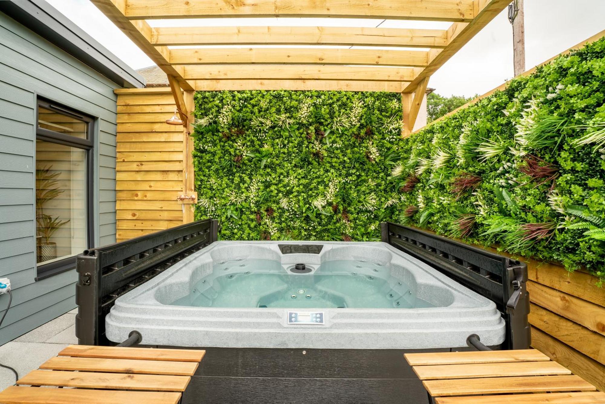 Cottage With Hot Tub Near Knockhill Saline エクステリア 写真